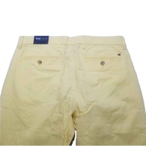 Tommy Hilfiger Men's Comfort Stretch Cotton Chino Pants in Custom Fit - Picture 4 of 8